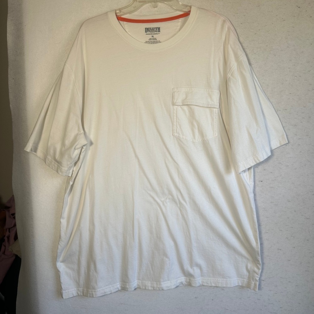 Duluth Trading Co Spillfighter Longtail T-Shirt Mens XL White Pocket Tee Cotton